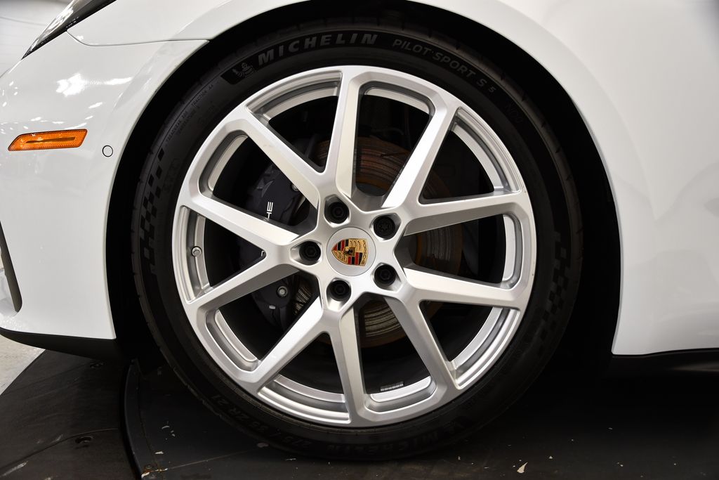 Thumbnail: 2024 Porsche Panamera - 16