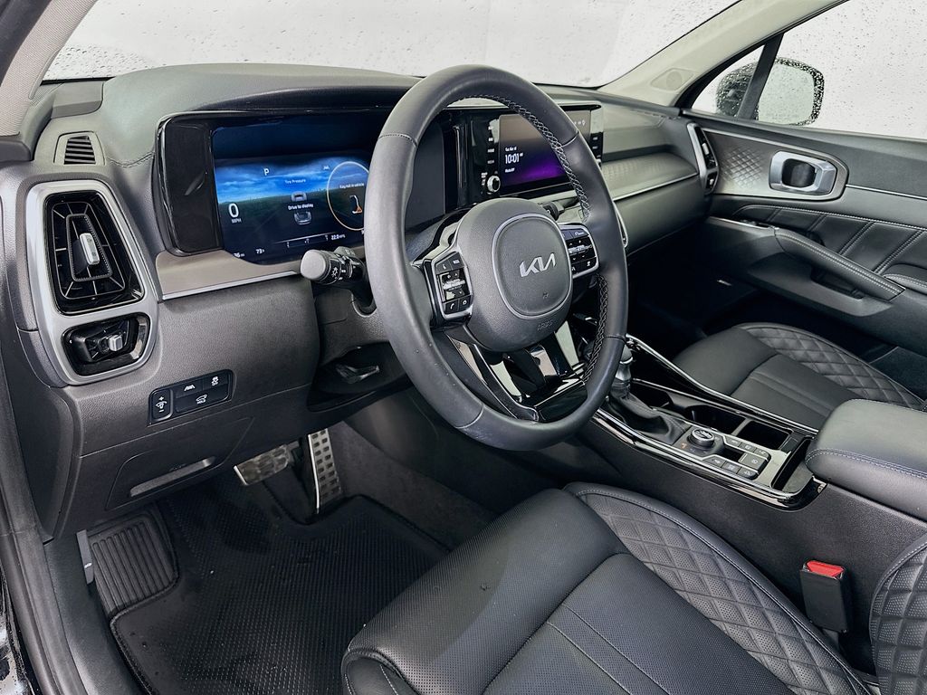 Thumbnail: 2023 Kia Sorento - 9