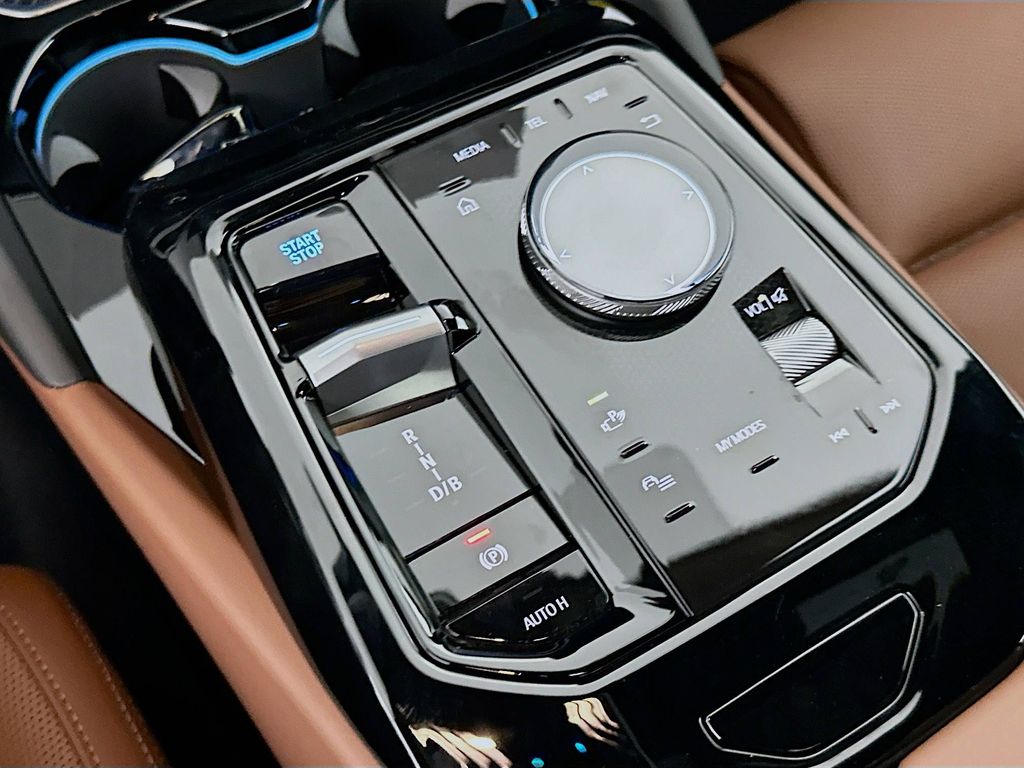 Thumbnail: 2025 BMW i5 - 15