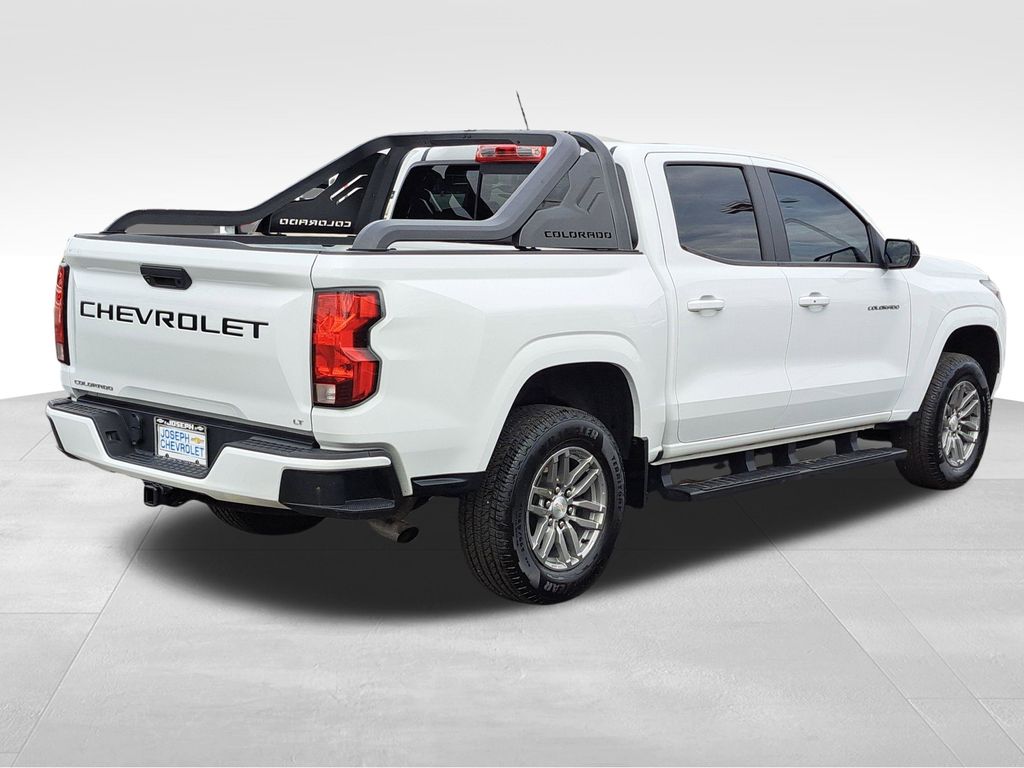 View vehicle photo 4