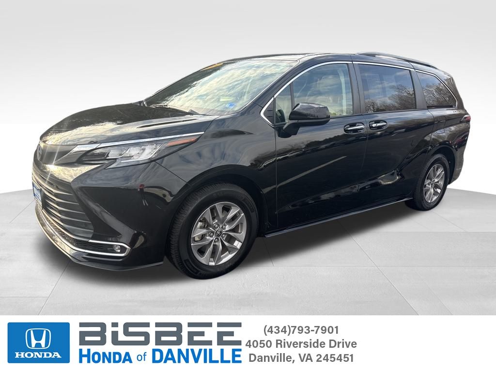 2022 Toyota Sienna XLE 7-Passenger FWD