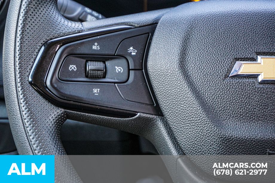 Used 2025 Gray Chevrolet LT image 28