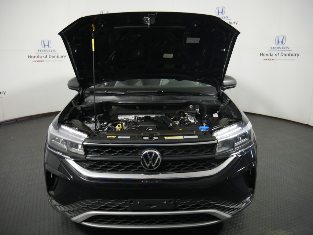 Thumbnail: 2022 Volkswagen Taos - 3