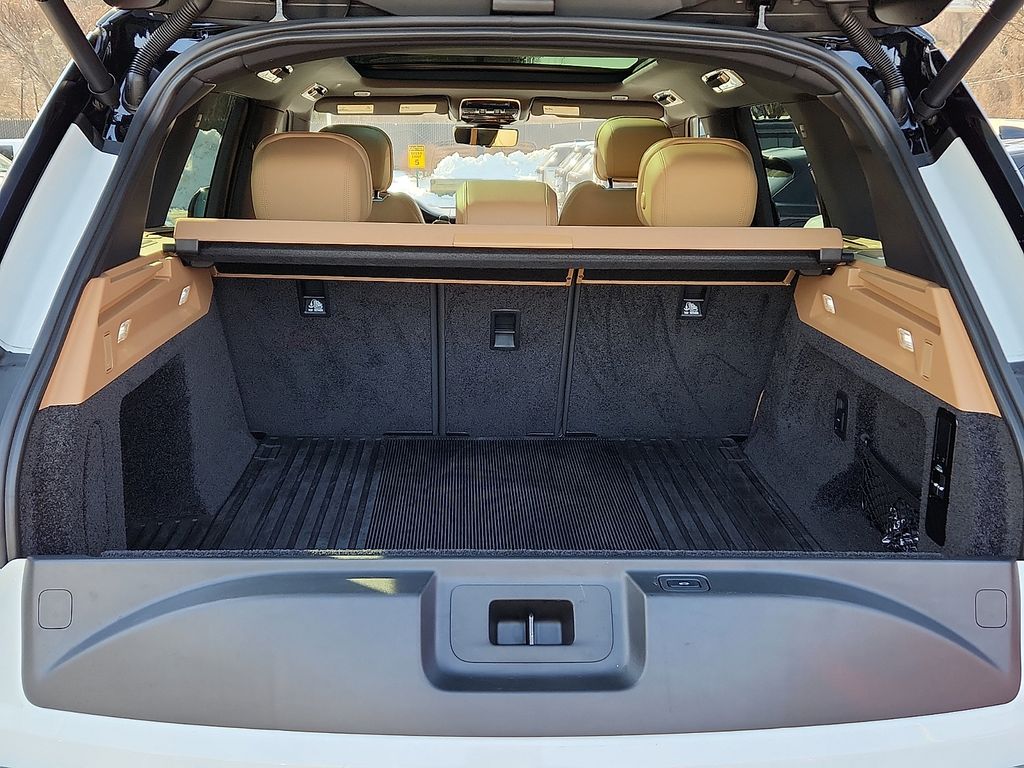 Thumbnail: 2023 Land Rover Range Rover - 30