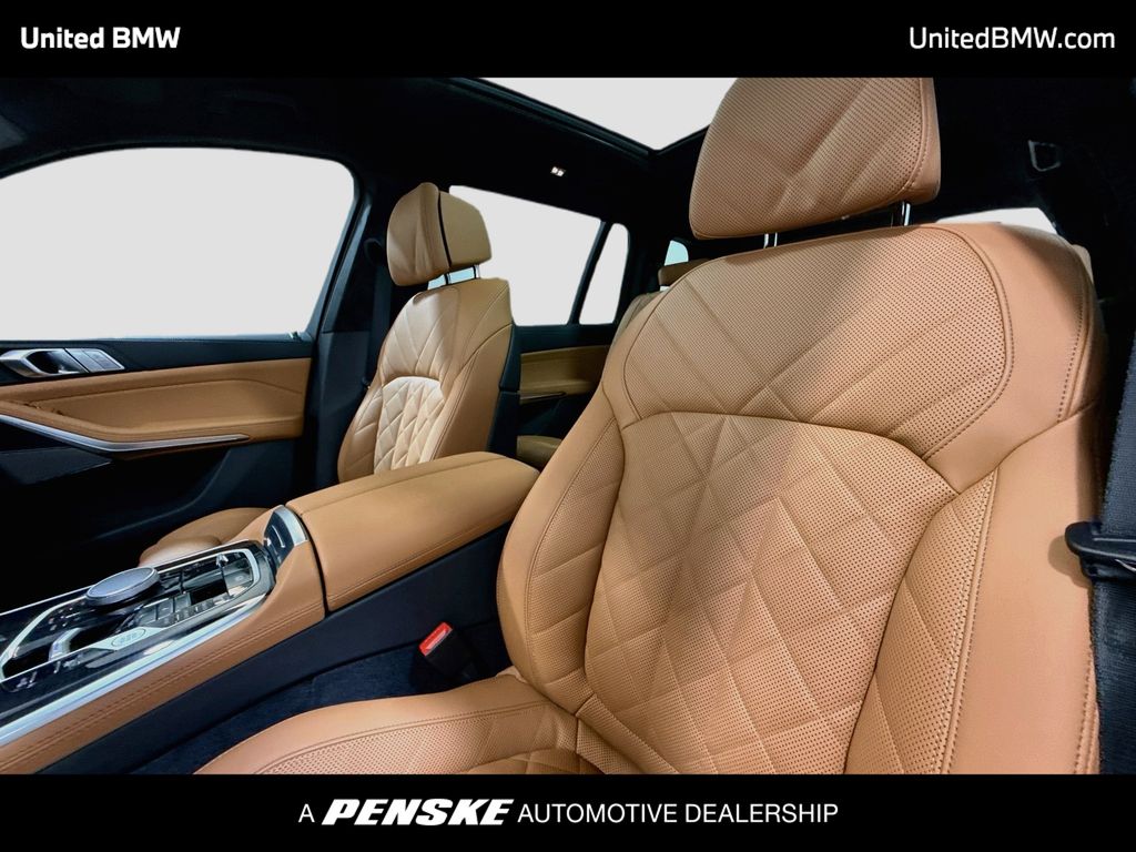 Thumbnail: 2027 BMW X7 - 12