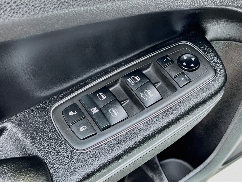 Used 2021 White Chrysler S image 18