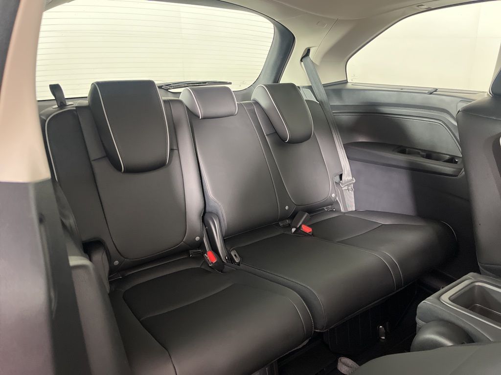 2025 Honda Odyssey Touring 10