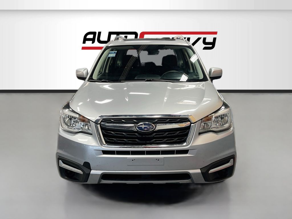 Used 2018 Ice Silver Metallic Subaru 2.5i Premium image 2