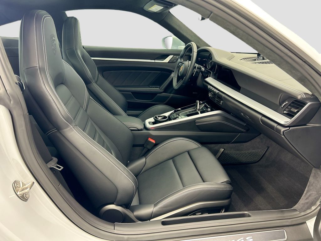 Thumbnail: 2024 Porsche 911 - 21