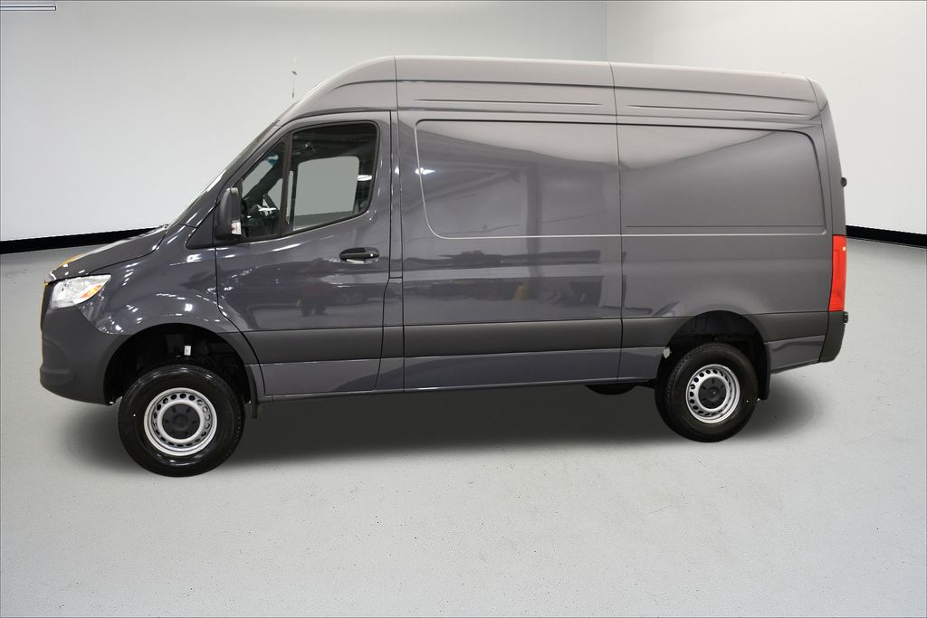Thumbnail: 2025 Mercedes-Benz Sprinter - 2