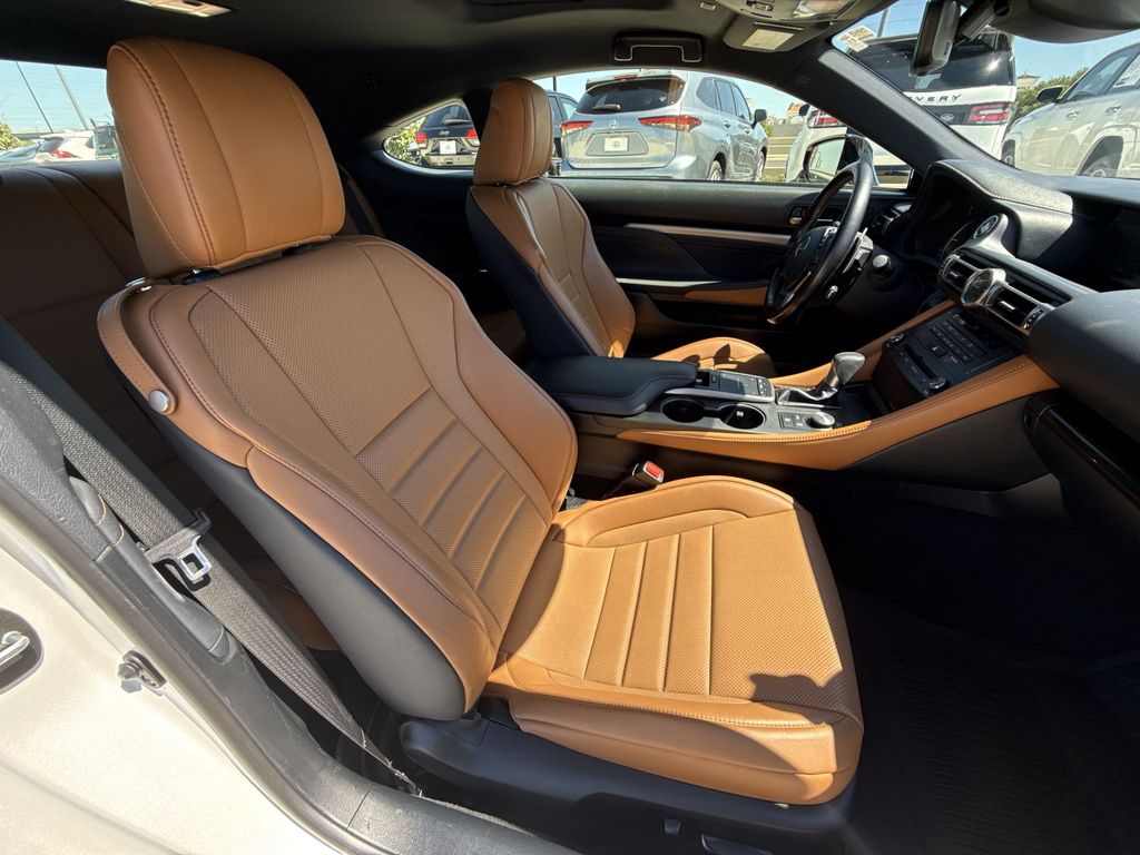 Thumbnail: 2022 Lexus RC - 16