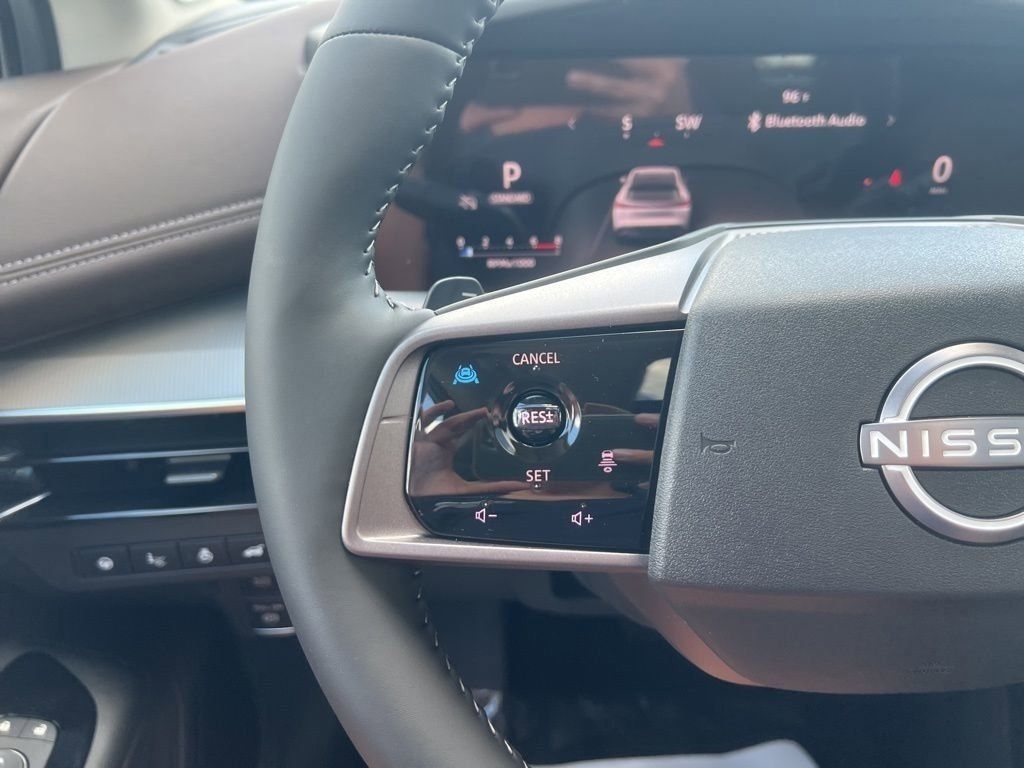 2025 Champagne Silver Metallic Nissan Murano Platinum AWD SUV