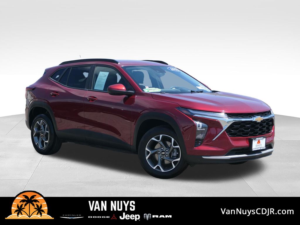 Red (Crimson) 2025 Chevrolet Trax SUV / Crossover Front-Wheel Drive 6-Speed Automatic