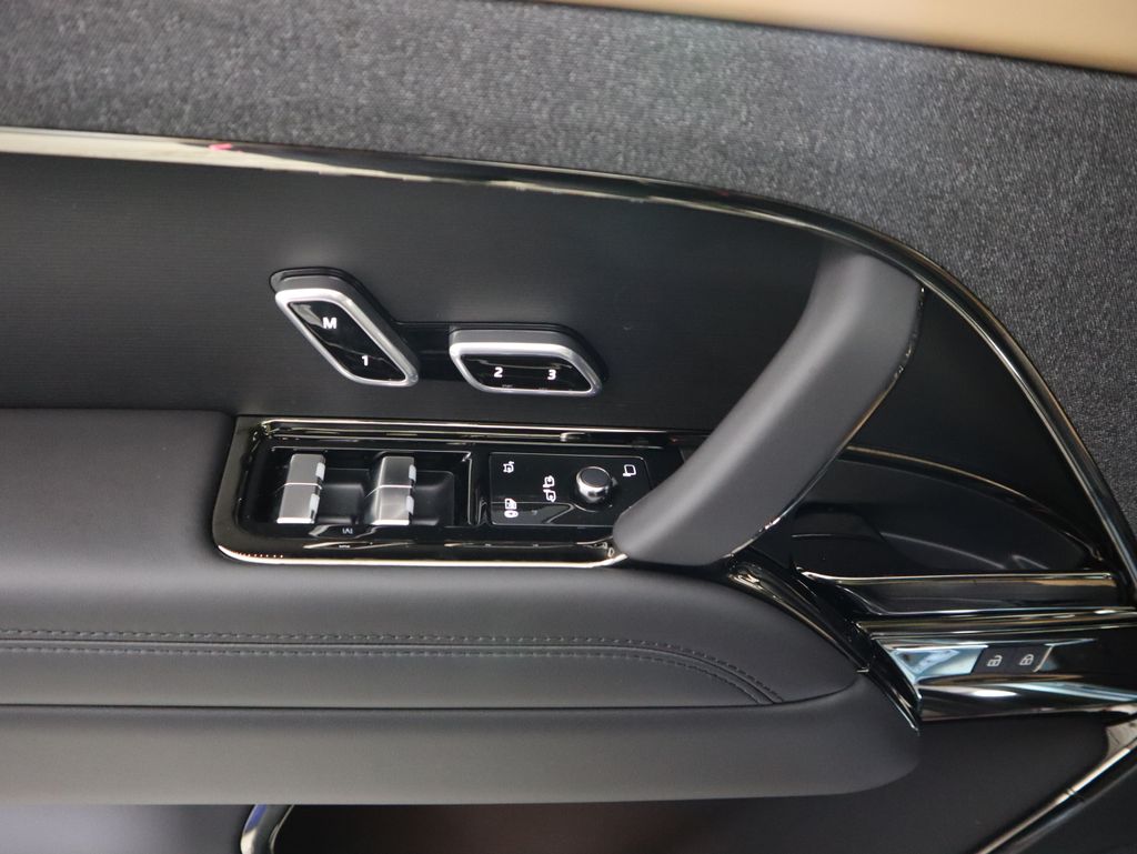 Thumbnail: 2026 Land Rover Range Rover Sport - 24