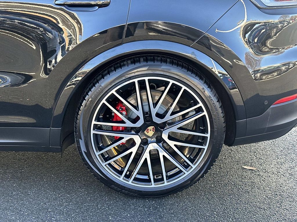 Thumbnail: 2025 Porsche  - 15