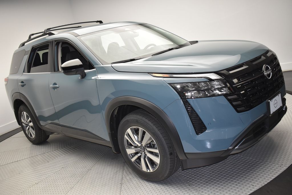 Thumbnail: 2026 Nissan Pathfinder - 3
