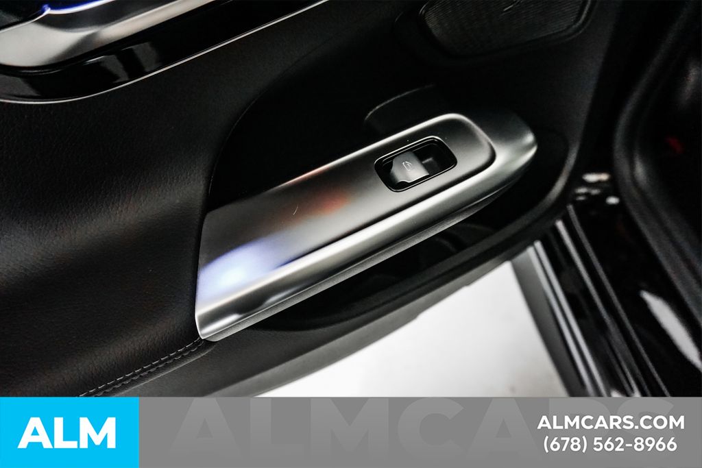 Used 2024  Mercedes-Benz C 300 image 46