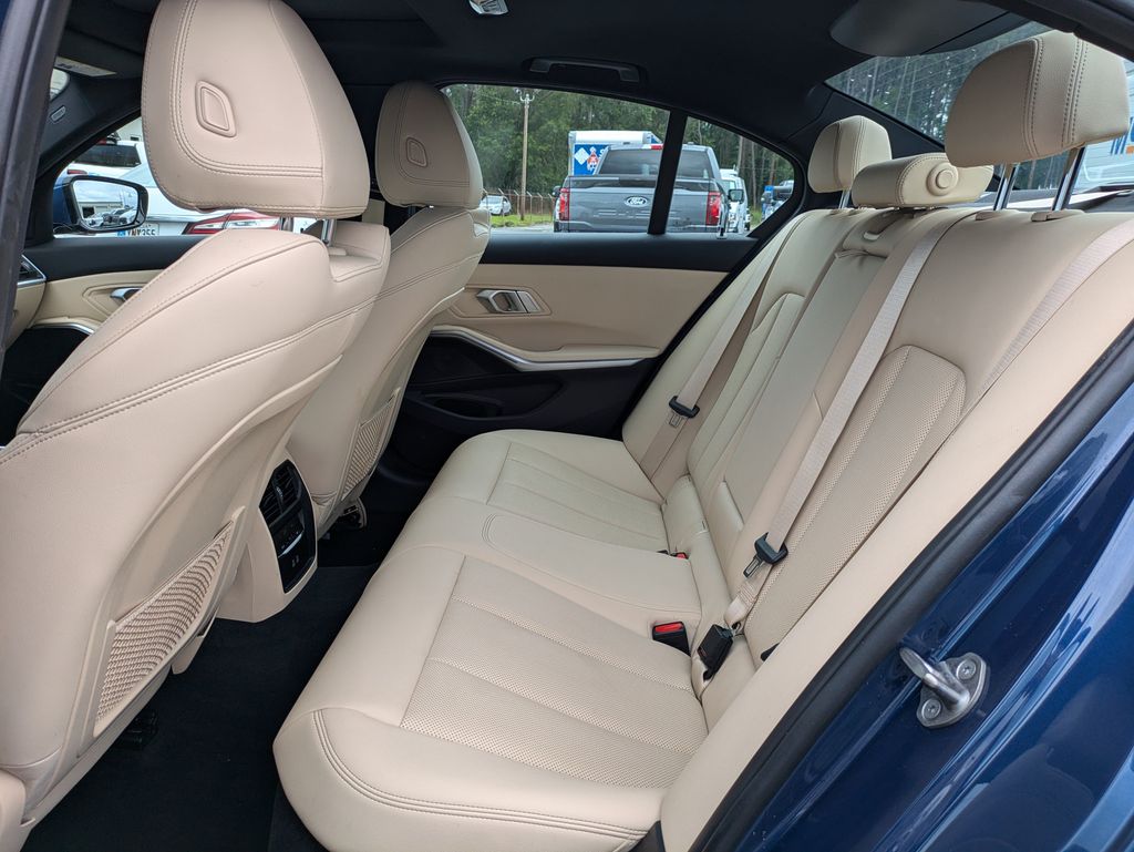 2022 BMW 330i 