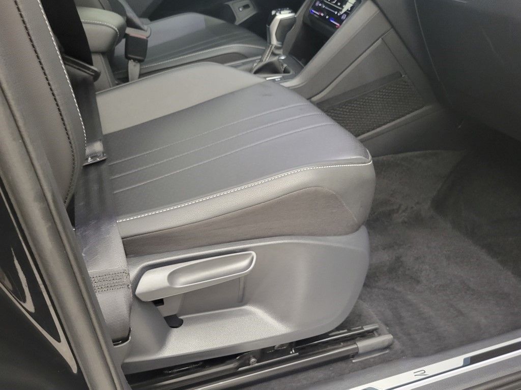 Thumbnail: 2024 Volkswagen Tiguan - 13