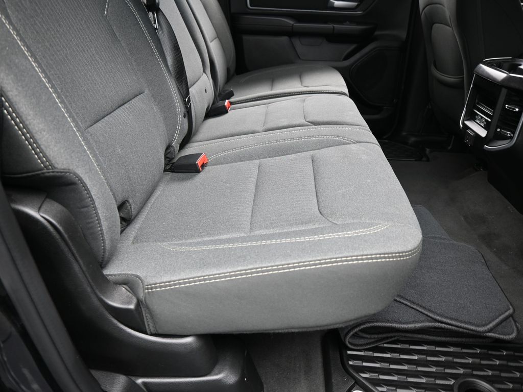 Used 2021 Diamond Black Crystal Pearlcoat Ram Big Horn/Lone Star image 37