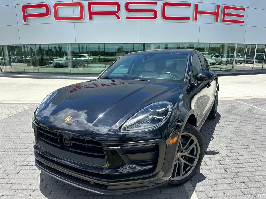 Thumbnail: 2023 Porsche Macan - 1