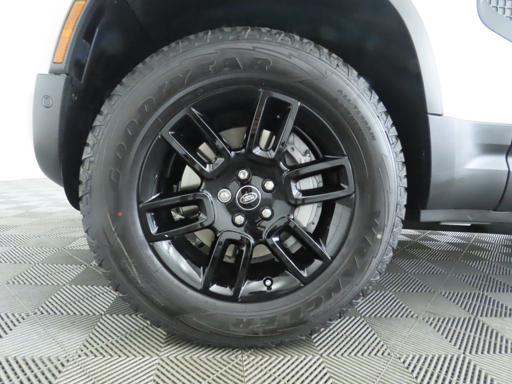 Thumbnail: 2025 Land Rover Defender - 32