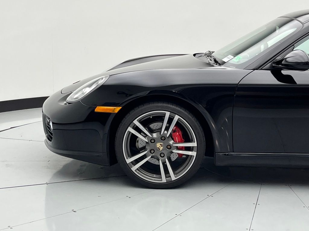 2011 Porsche Cayman S 23