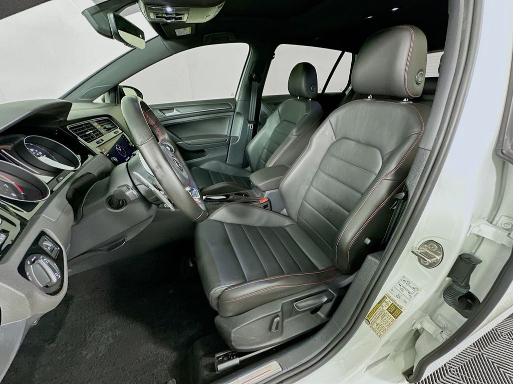 Thumbnail: 2021 Volkswagen Golf - 21