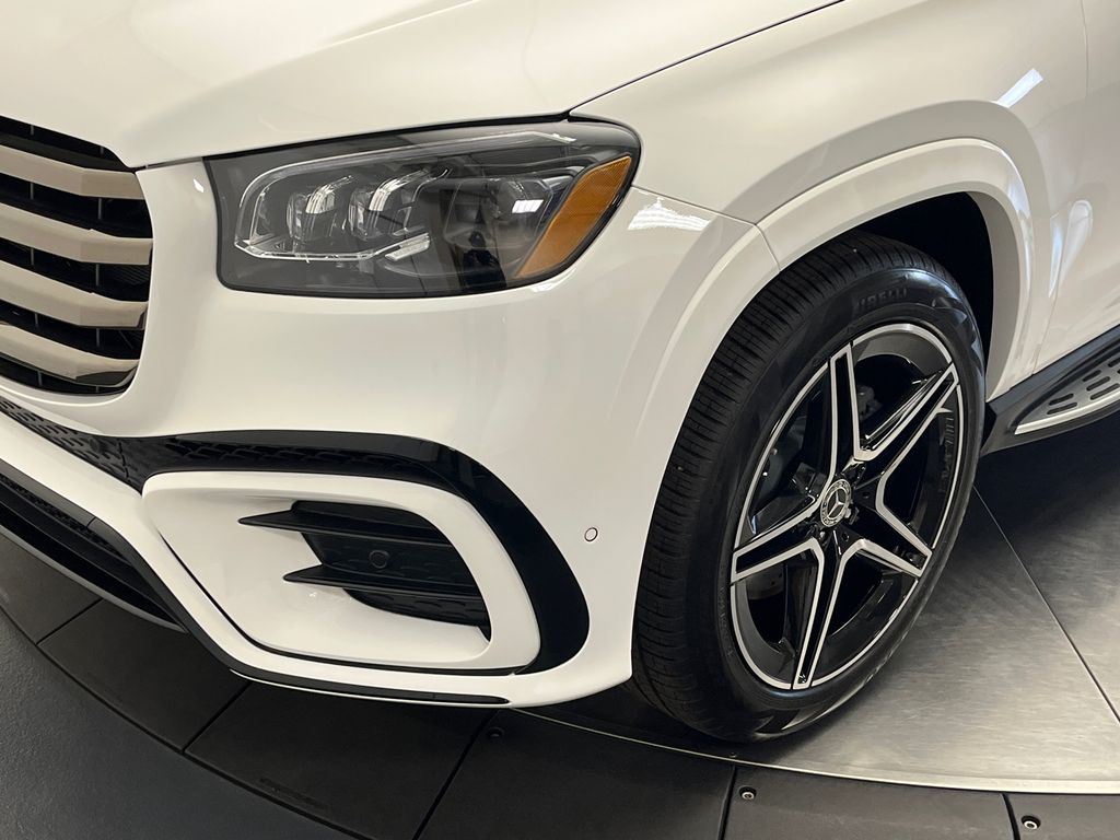 2025 Mercedes-Benz GLS 450 4MATIC 9