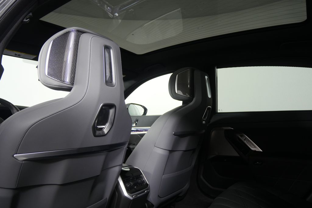 Thumbnail: 2023 BMW i7 - 15