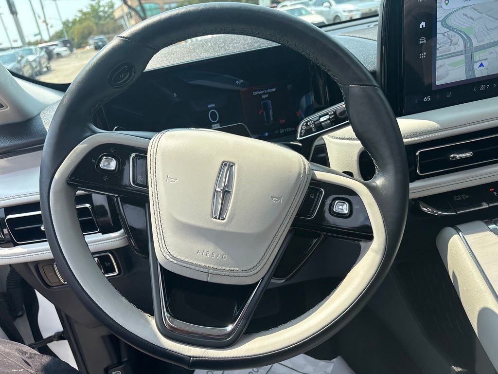 Thumbnail: 2025 Lincoln Aviator - 13