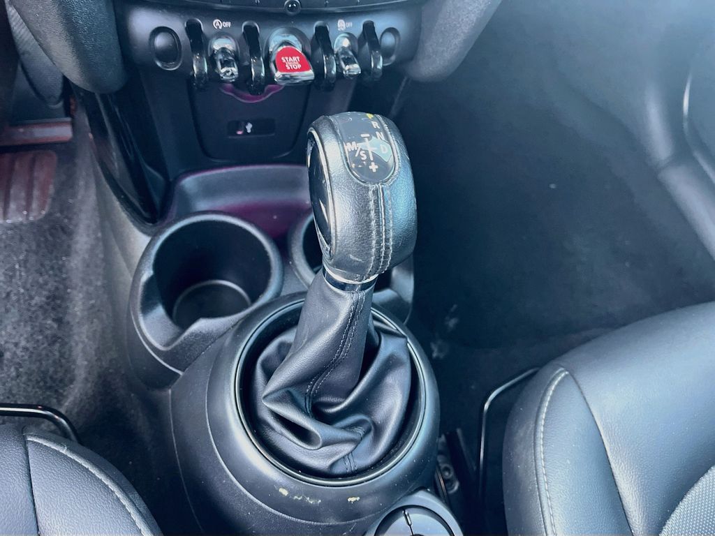 Used 2019 White MINI Classic image 16