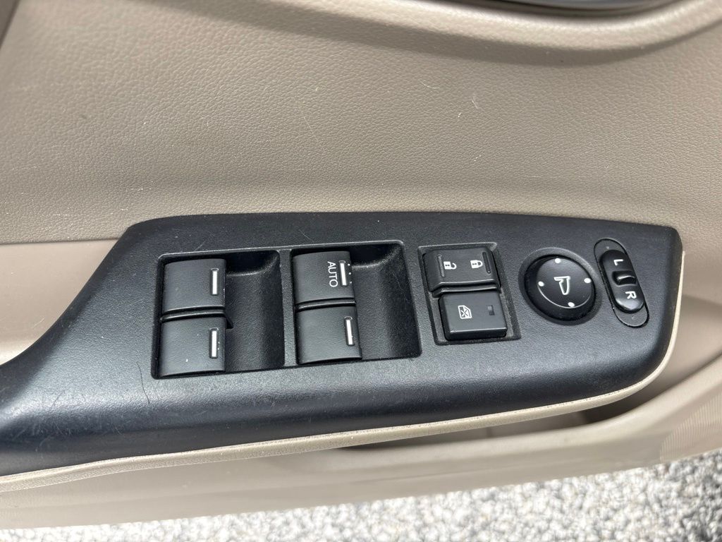 Used 2012 Red Honda EX image 18