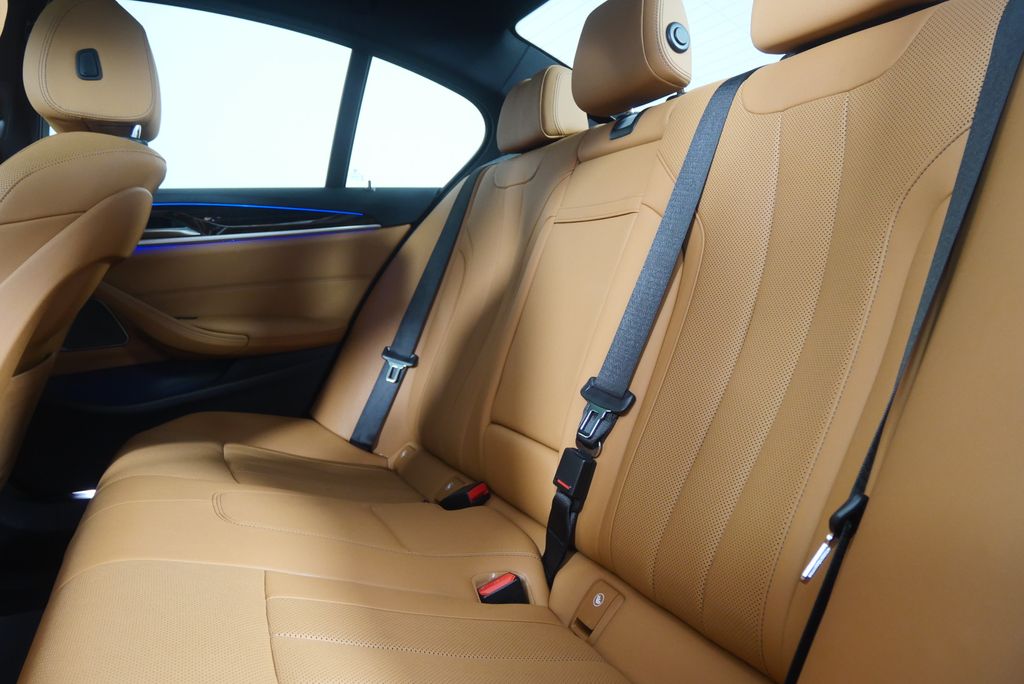 Thumbnail: 2023 BMW 5 Series - 15