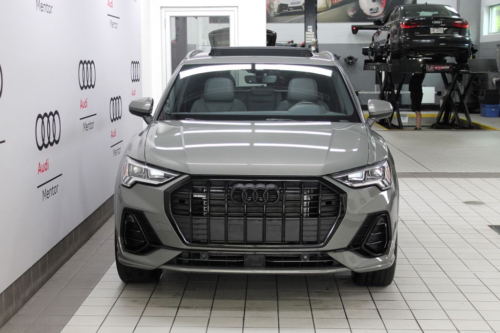 Thumbnail: 2024 Audi Q3 - 9