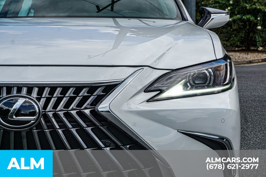 Used 2024 White Lexus 350 image 12