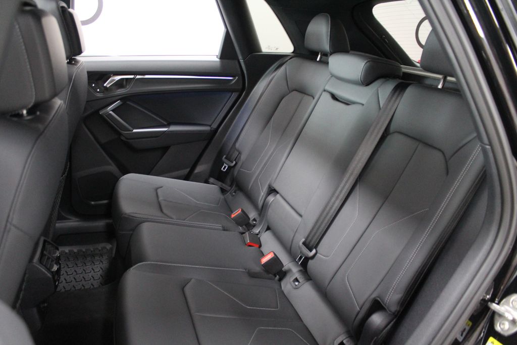 Thumbnail: 2023 Audi Q3 - 30