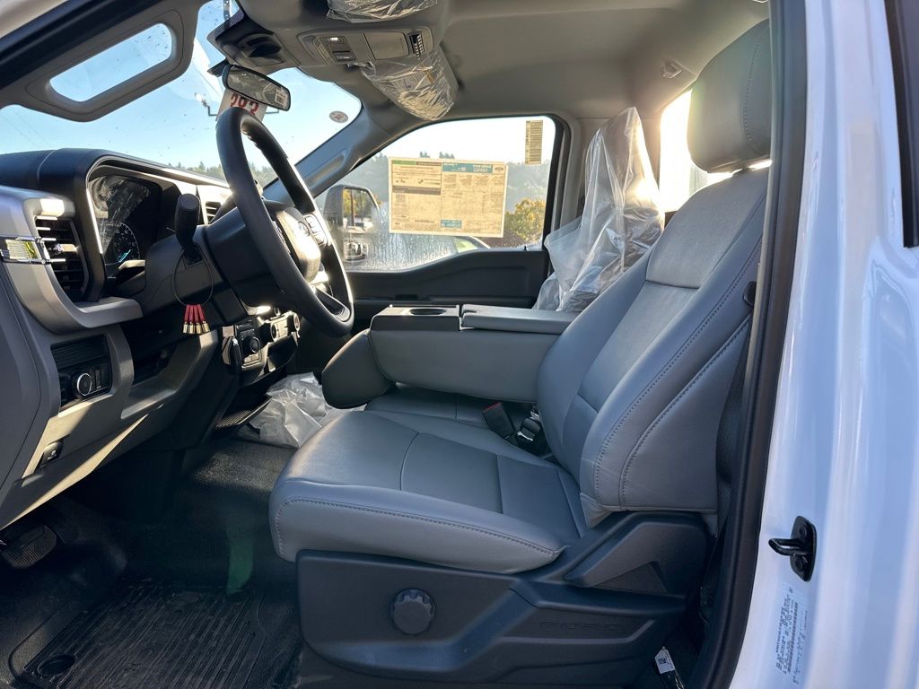 New 2026 Ford Super Duty F-250 Regular Cab 8' Box XL