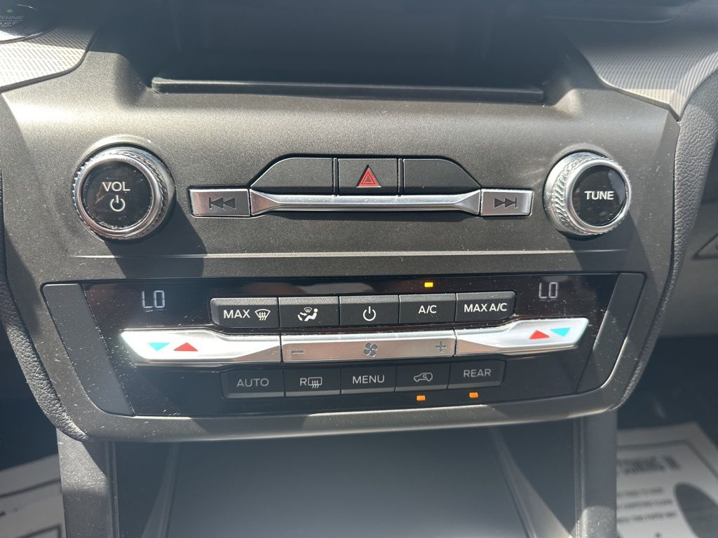 2020 Agate Black Metallic Ford Explorer XLT RWD SUV