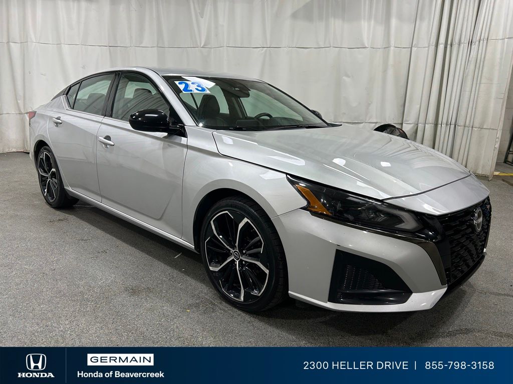 Used 2023 Silver Nissan 2.5 SR image 2