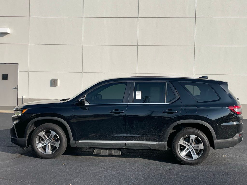 Thumbnail: 2023 Honda Pilot - 2