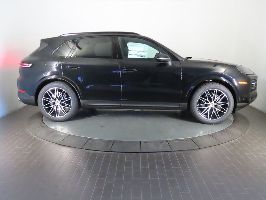 Thumbnail: 2026 Porsche Cayenne - 8
