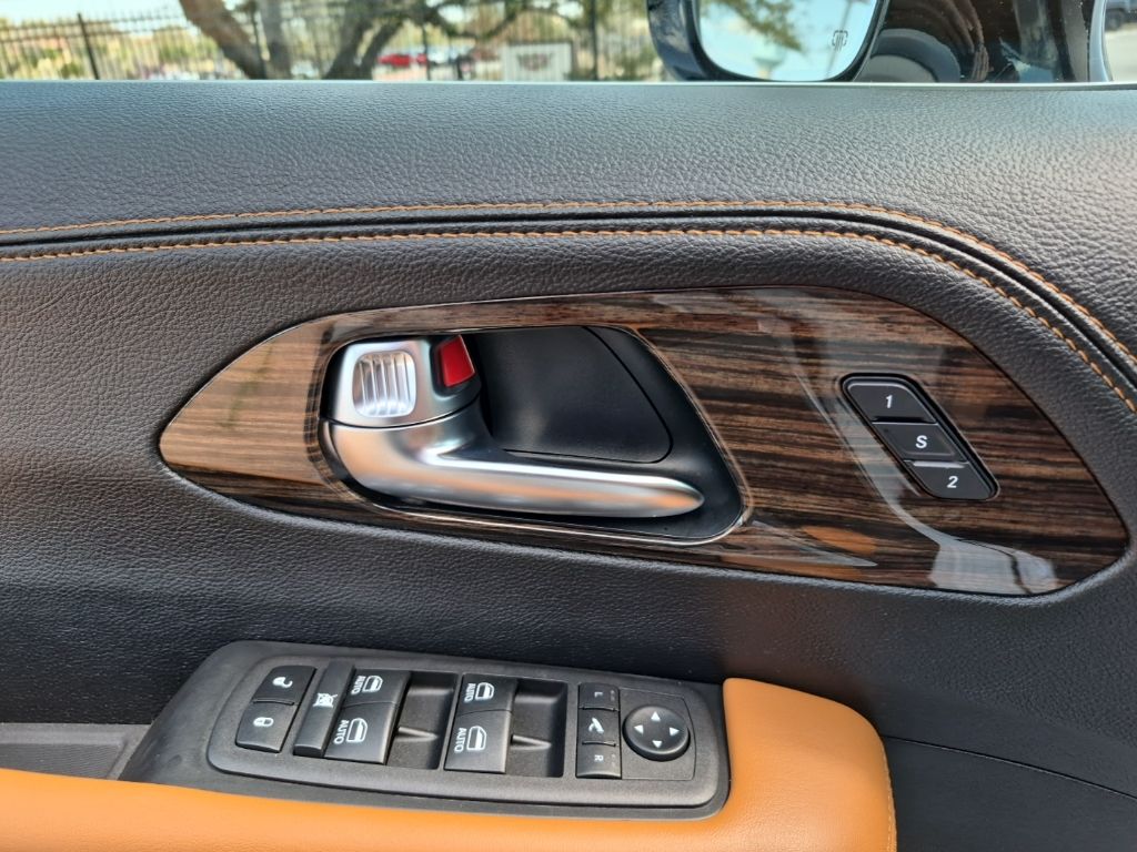 Used Car 2023 Chrysler Pacifica Hybrid  Pinnacle For Sale Under $35,000 In Austin, Texas