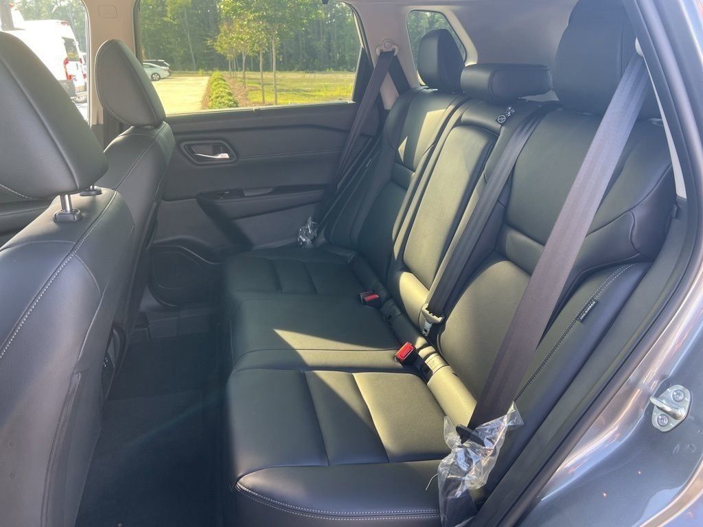 2025 Gun Metallic Nissan Rogue SL FWD SUV