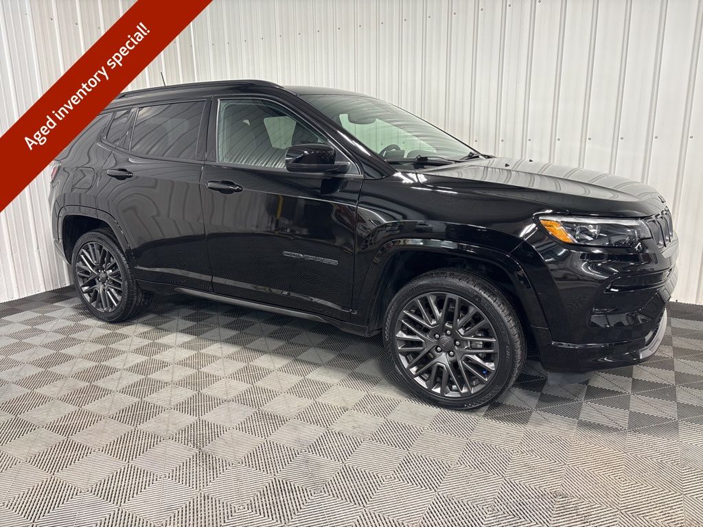 Diamond Black Crystal Pearlcoat 2022 Jeep Compass High Altitude 4WD SUV / Crossover Four-Wheel Drive 9-Speed Automatic