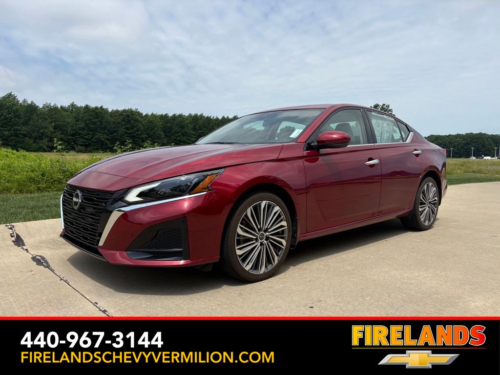 Red (Scarlet Ember Tintcoat) 2023 Nissan Altima Sedan All-Wheel Drive Continuously Variable Transmission