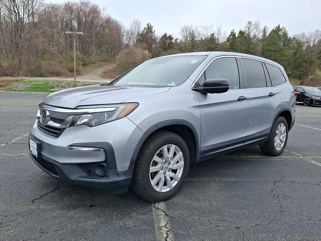 View vehicle photo 3