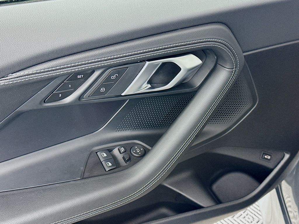 Thumbnail: 2025 BMW 2 Series - 18