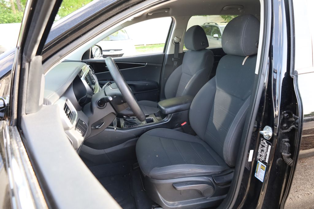 used 2019 Kia Sorento car, priced at $12,586