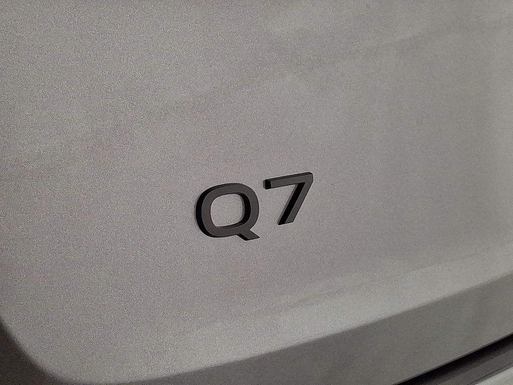 Thumbnail: 2026 Audi Q7 - 16